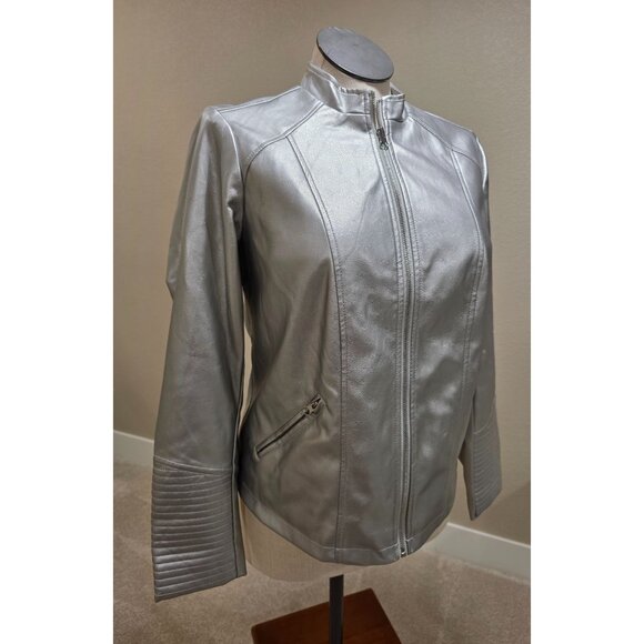Silver Faux Leather Womens Moto Jacket Size 0 By Torrid With Zip Front & Quilted - Picture 2 of 7